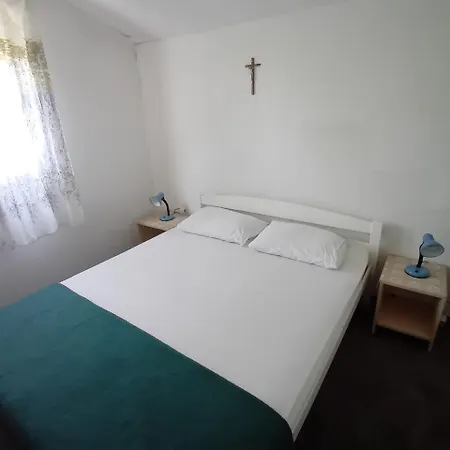 Emanuel Apartman